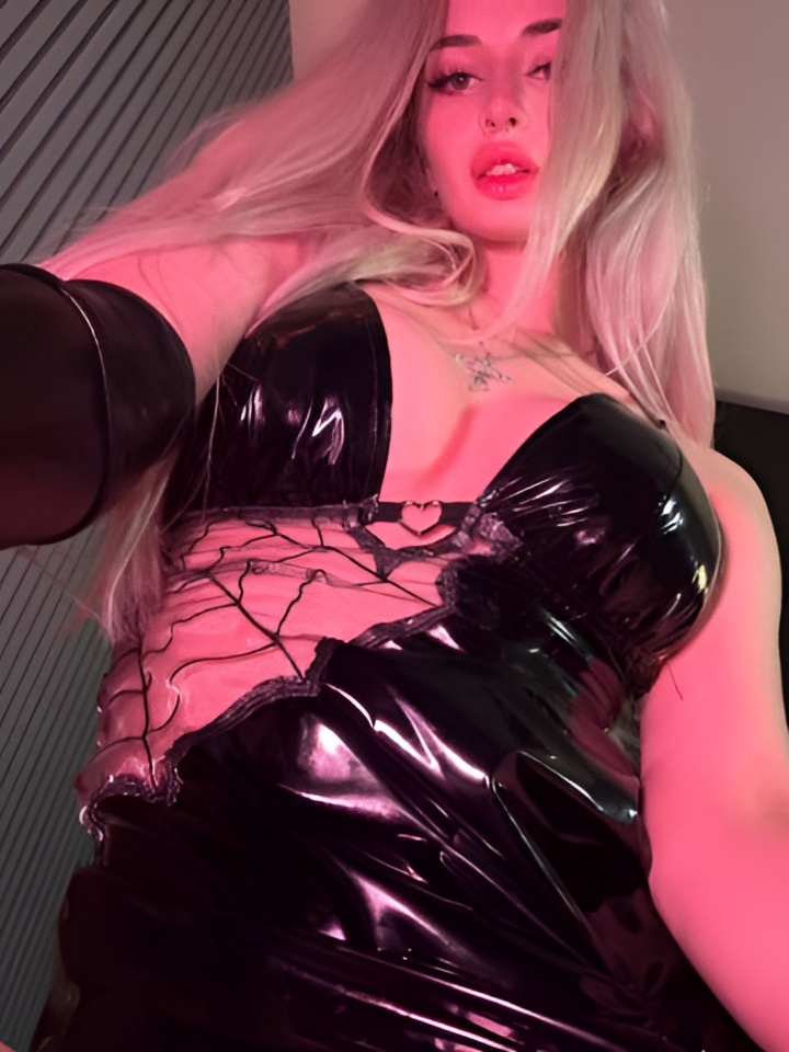 Анастасия привлекальеная девушка из Чебоксар цена от 1500 руб