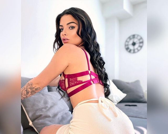 Катерина привлекальеная девушка из Чебоксар цена от 8000 руб