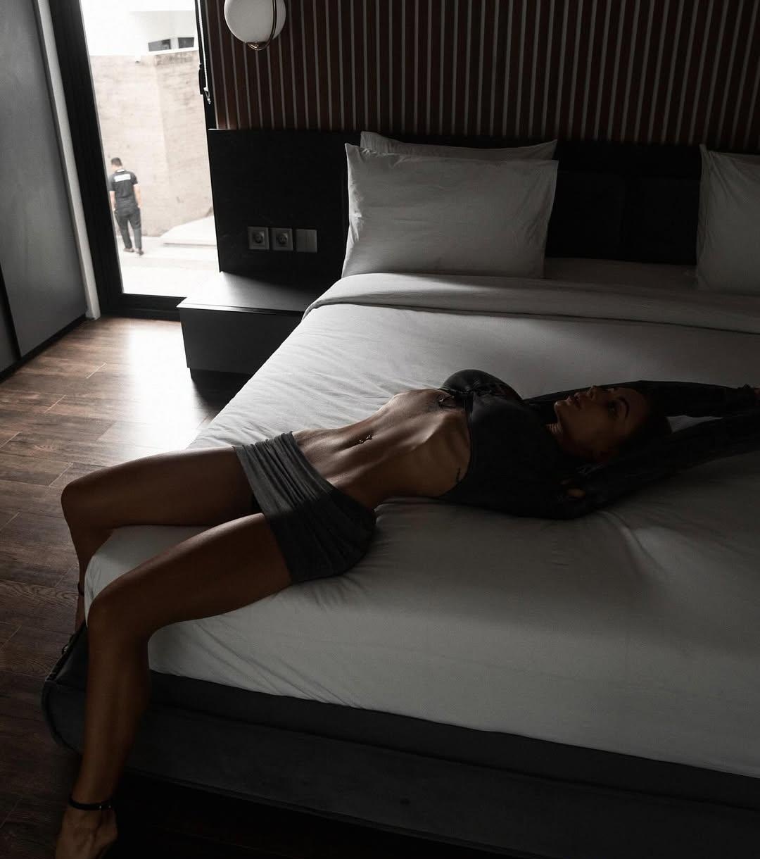 Виктория привлекальеная девушка из Чебоксар цена от 10000 руб