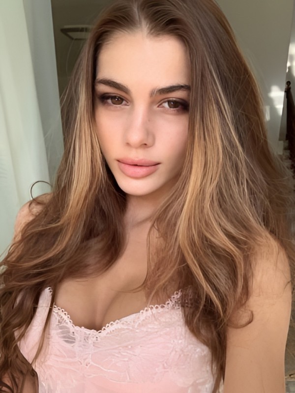 Кристина привлекательная девушка из Чебоксар цена от 2000 руб