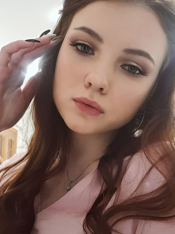 Любовь привлекательная девушка из Чебоксар цена от 4000 руб