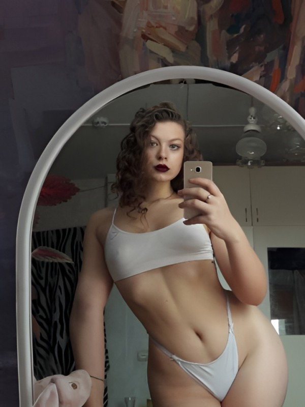 Снежана привлекательная девушка из Чебоксар цена от 5000 руб